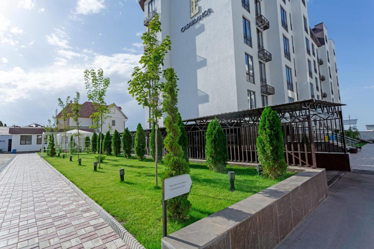 Casablanca Apart Hotel Bisjkek Buitenkant foto