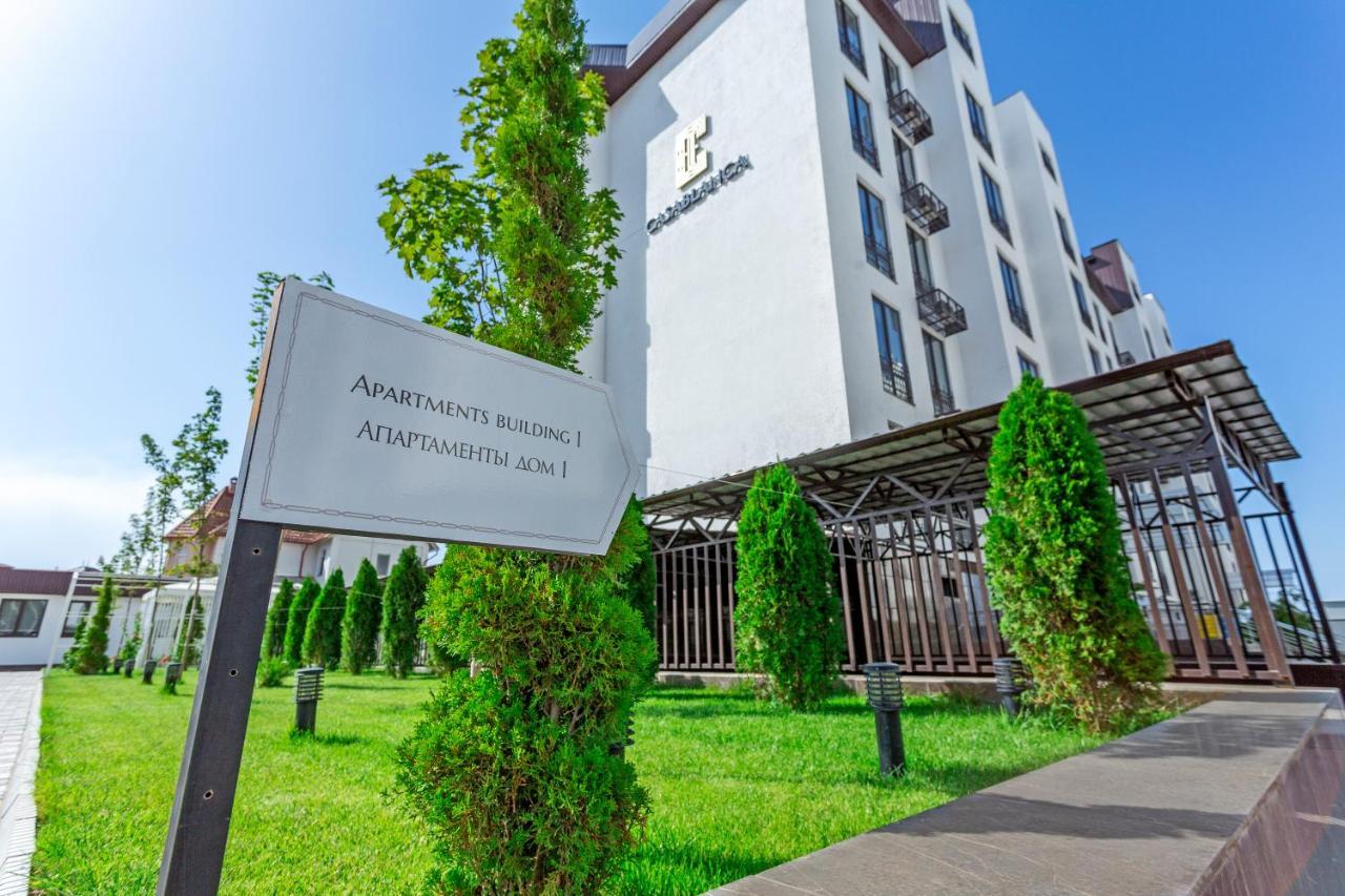 Casablanca Apart Hotel Bisjkek Buitenkant foto