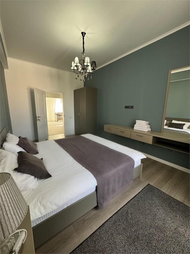 Casablanca Apart Hotel Bisjkek Buitenkant foto