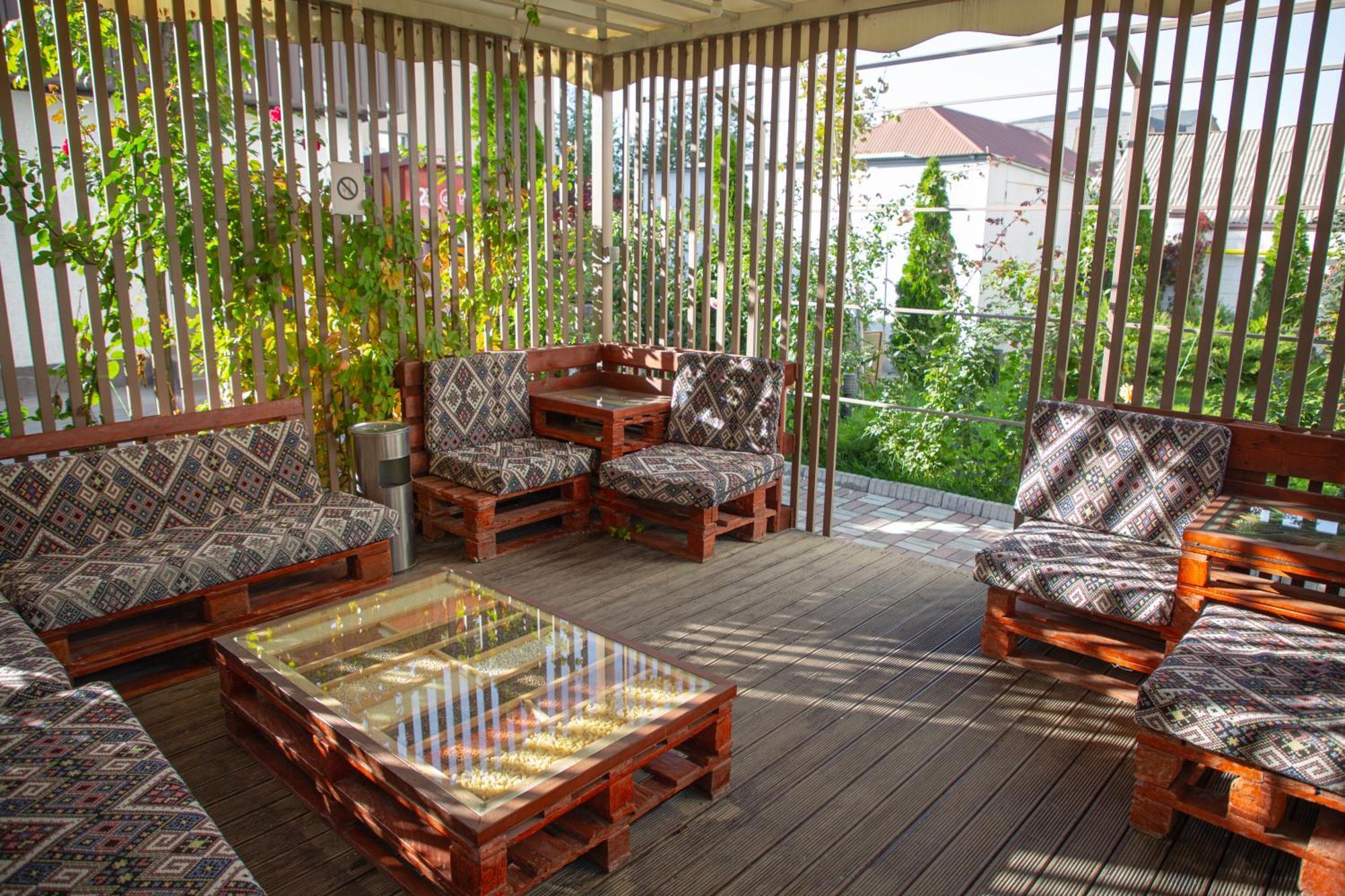 Casablanca Apart Hotel Bisjkek Buitenkant foto