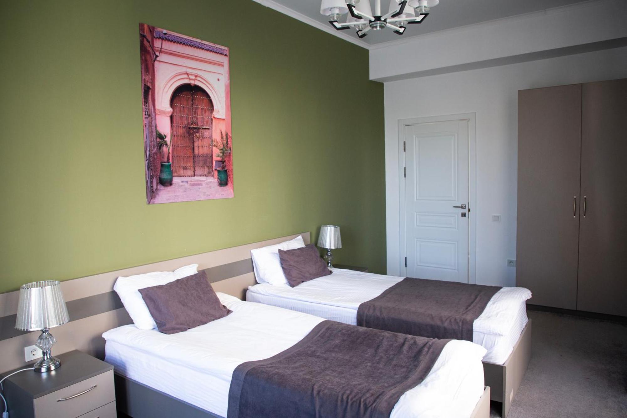 Casablanca Apart Hotel Bisjkek Buitenkant foto