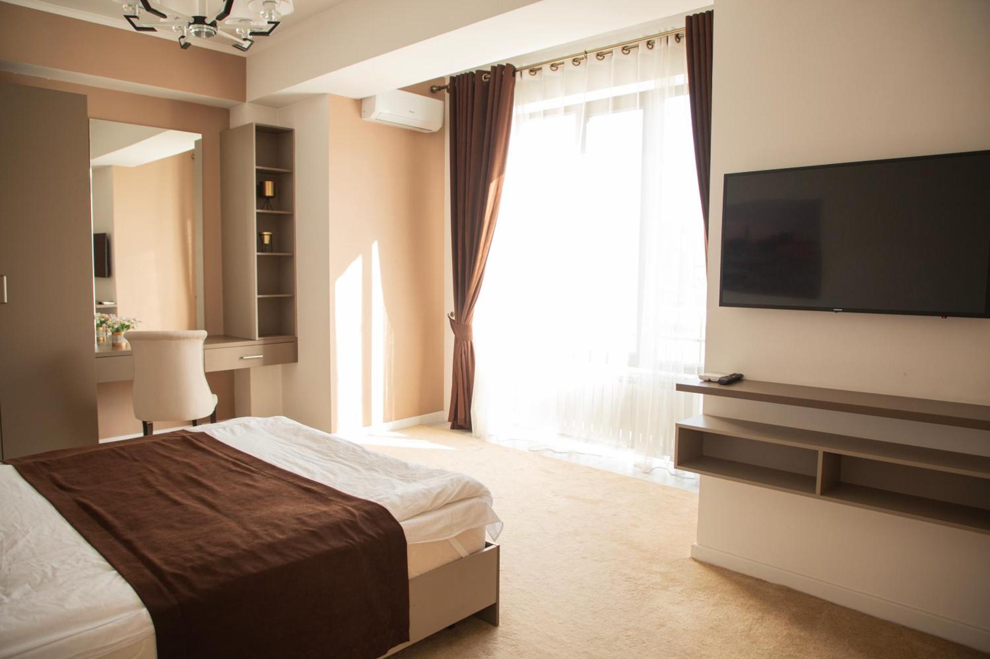 Casablanca Apart Hotel Bisjkek Buitenkant foto