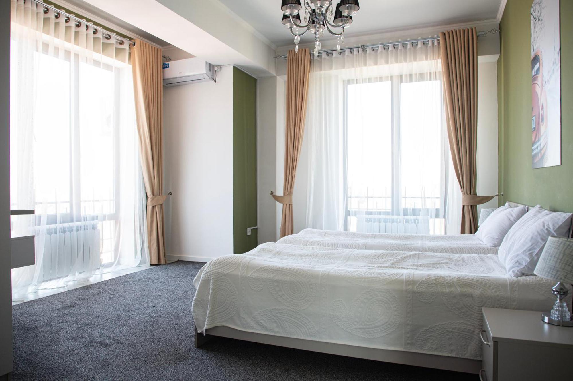 Casablanca Apart Hotel Bisjkek Buitenkant foto